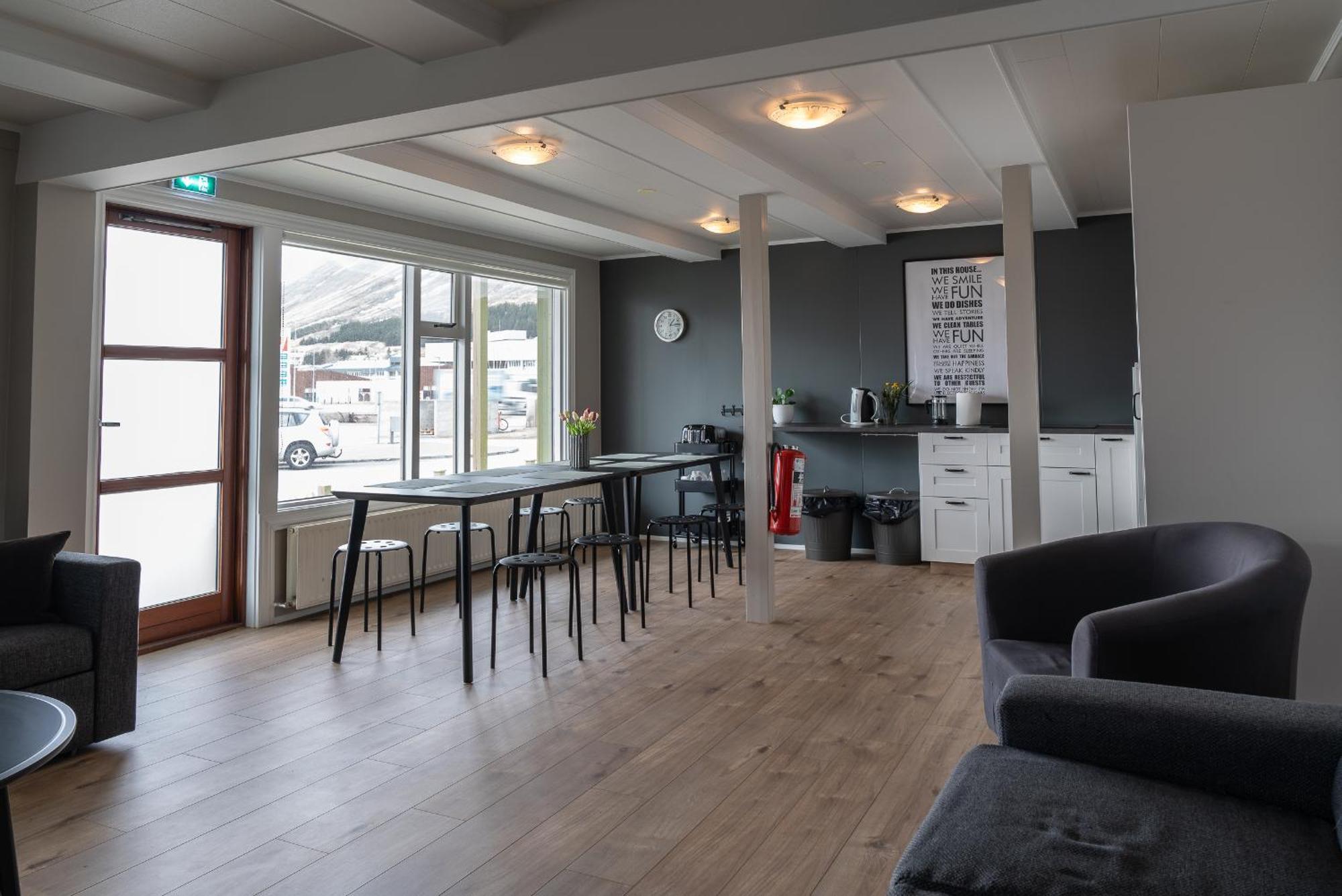 Isafjordur Hostel エクステリア 写真
